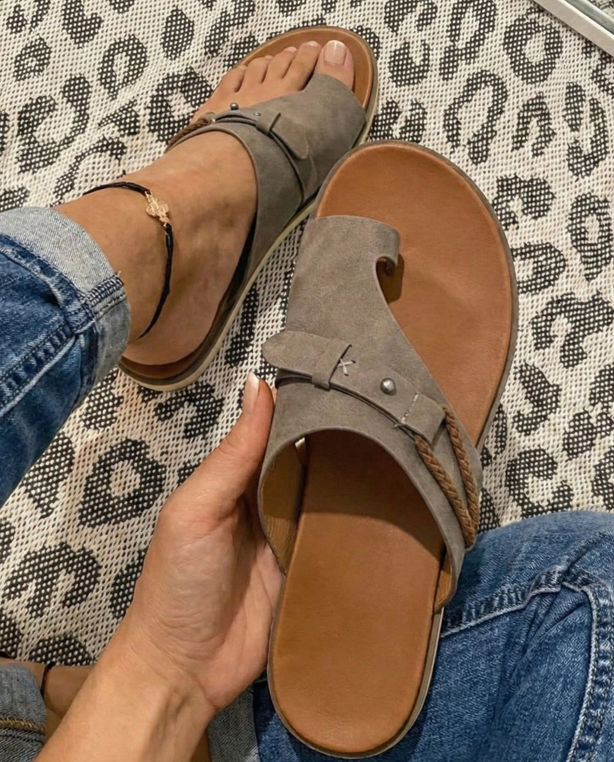 Willow | Minimal Toe Loop Flat Summer Sandals