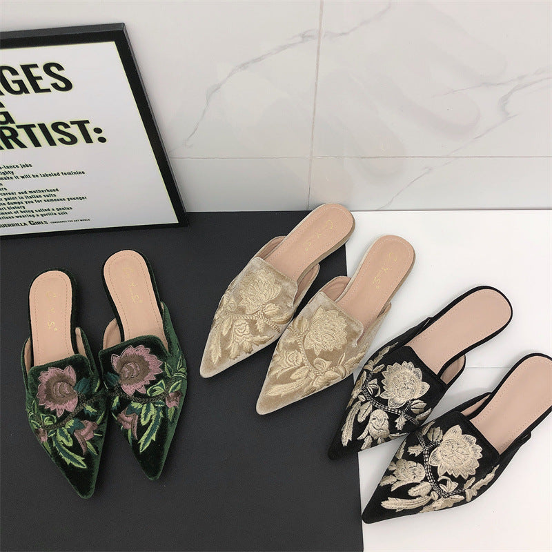 Wren | Embroidered Floral Pointed Toe Mules