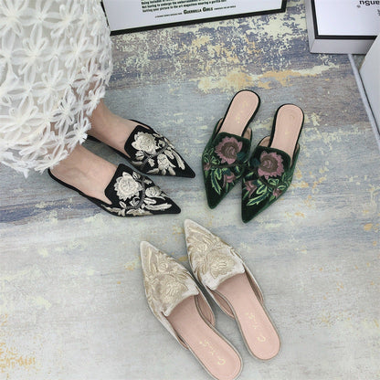 Wren | Embroidered Floral Pointed Toe Mules